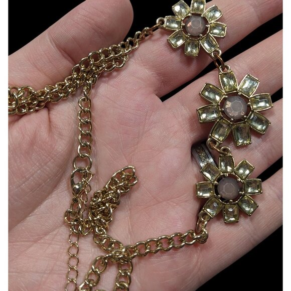 Retro Fairycore Gemmed Triple Flower Necklace - Picture 5 of 6